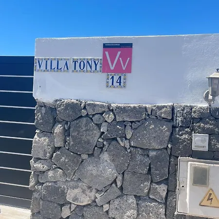 Tony Playa Blanca (Lanzarote)
